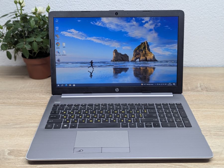 Уцінка! Ноутбук Б/В HP Notebook 255 G7, AMD Ryzen 3 3200U, DDR4 8 GB, SSD 128GB, AMD Radeon Vega, 15.6" Full HD [ProductHub SKU HP802]