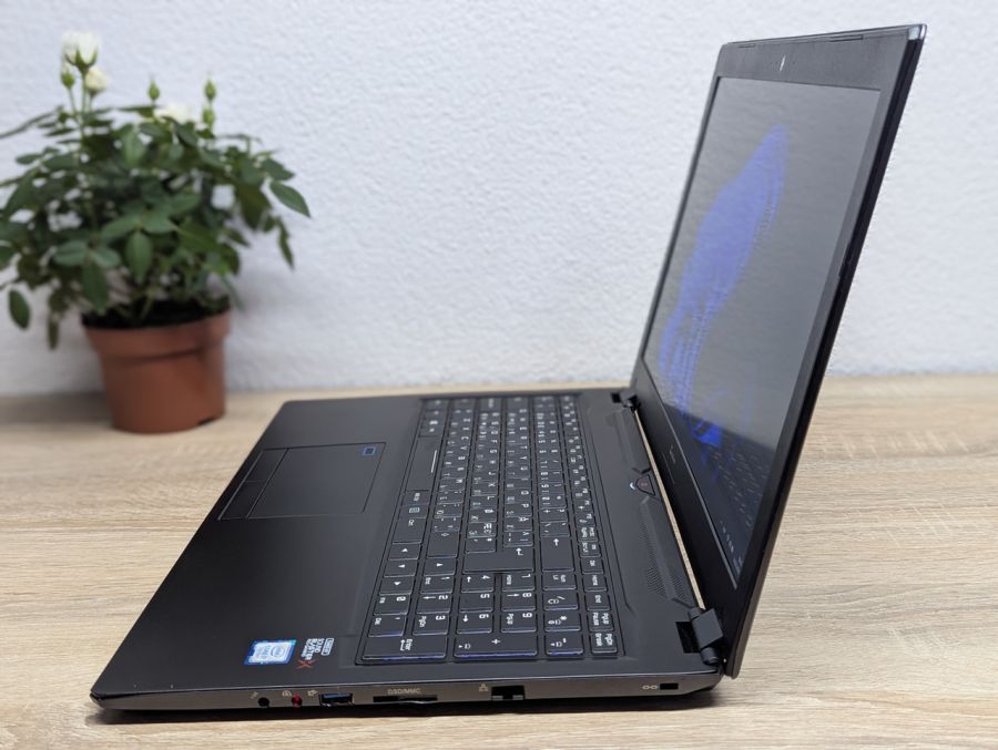 Ноутбук Б/В Multicom Norge P850HR, Intel Core i7-7700HQ, DDR4 32 GB, SSD 256GB + HDD 1TB, NVIDIA GeForce GTX 1070 8Gb, 15.6" Full HD [ProductHub SKU P850HR]