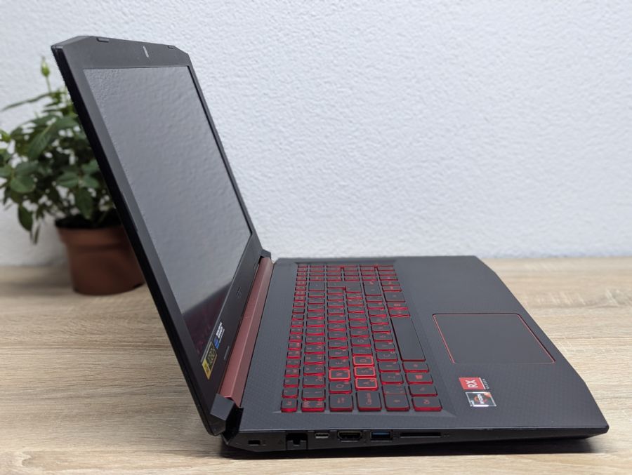 Ноутбук Б/В Acer Nitro AN515-42, AMD Ryzen 5 Mobile 2500U, DDR4 16 GB, SSD 256GB + 1 TB, AMD Radeon Vega, 15.6" Full HD [ProductHub SKU Acer172]