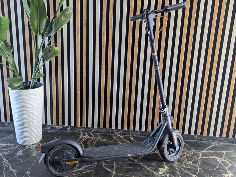 Б/В Електросамокат Segway Ninebot KickScooter F2 Plus (модель 051202E) [ProductHub SKU 051202E(3)]