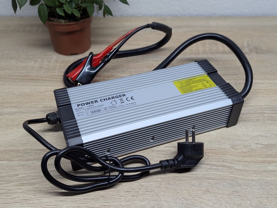 Новий Імпульсний зарядний пристрій для акумуляторів 14.6 В / 30 А [ProductHub SKU YZ900(8)]