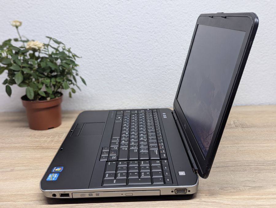 Уцінка! Ноутбук Б/В Dell Latitude E5530, Intel Core i3-3110M, DDR3 8 GB, SSD 128GB, 15.6" HD [ProductHub SKU Dell531]