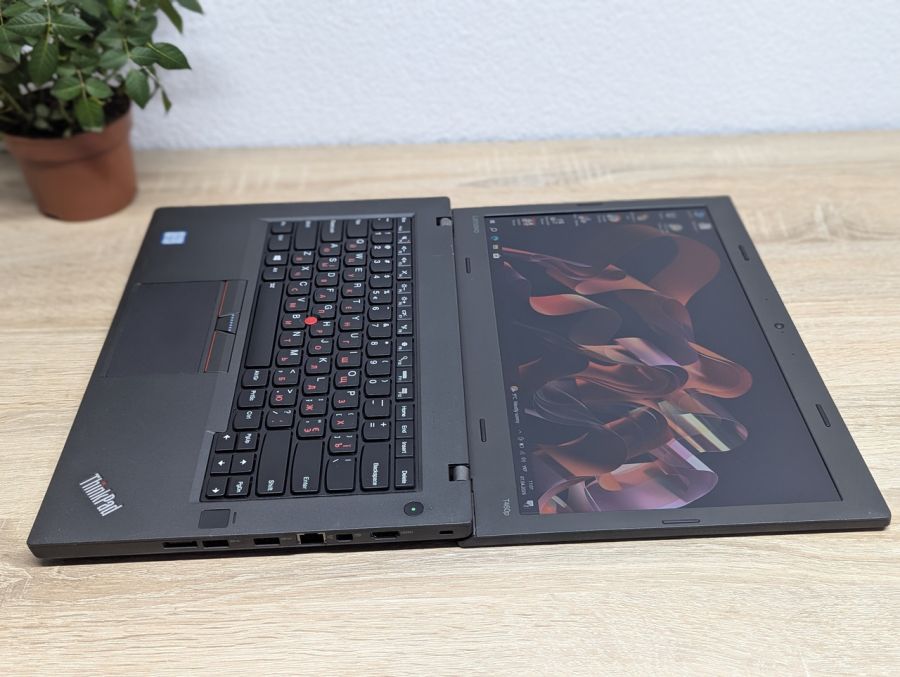 Уцінка! Ноутбук Б/В Lenovo ThinkPad T460P, Intel Core i5-6300HQ, DDR4 8 GB, SSD 128GB, 14" Full HD [ProductHub SKU L539]