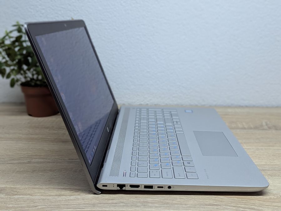 Ноутбук Б/В HP Pavilion Laptop 15, Intel Core i7-7500U, DDR4 16 GB, SSD 256GB, 15.6" Full HD Сенсор [ProductHub SKU HP838]