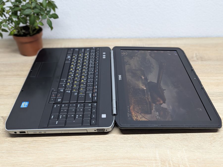 Ноутбук Б/В Dell Latitude E5520, Intel Core i7-2640M, DDR3 8 GB, SSD 128GB, 15.6" Full HD [ProductHub SKU Dell546]
