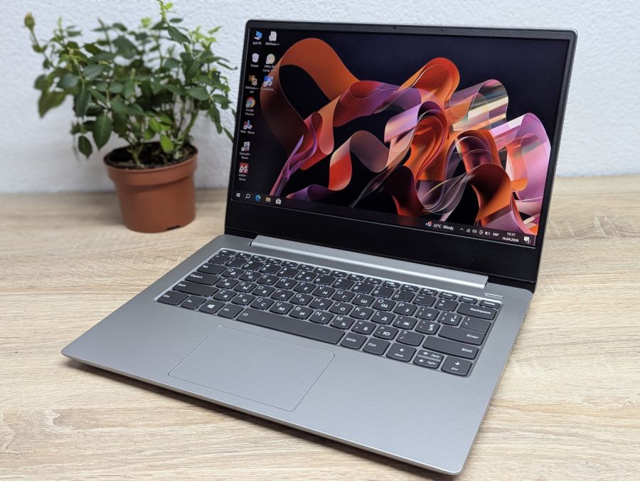 Ноутбук Б/В Lenovo IdeaPad 330S-14IKB, Intel Core i3-8130U, DDR4 12 GB, SSD 256GB, 14" Full HD [ProductHub SKU L555]
