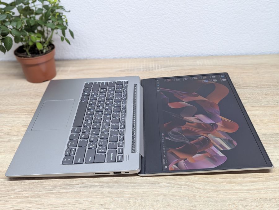 Ноутбук Б/В Lenovo IdeaPad 330S-14IKB, Intel Core i3-8130U, DDR4 12 GB, SSD 256GB, 14" Full HD [ProductHub SKU L555]