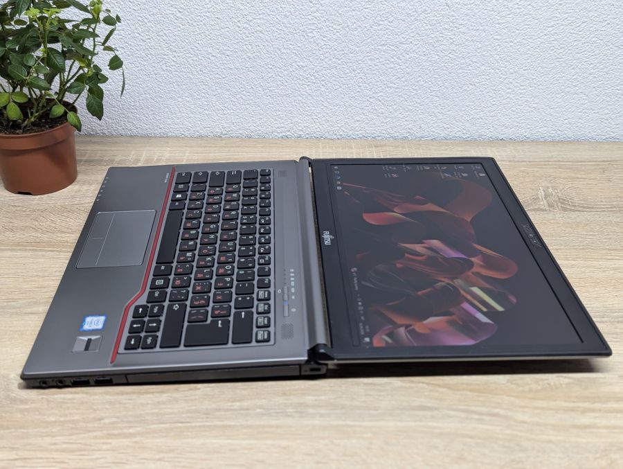 Ноутбук Б/В Fujitsu LifeBook E746, Intel Core i5-6200U, DDR4 8 GB, SSD 128GB, 14" Full HD [ProductHub SKU F250]