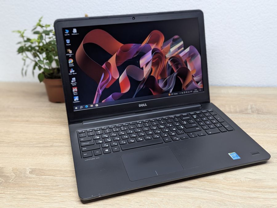 Ноутбук Б/В Dell Latitude 3550, Intel Core i5-5200U, DDR3 8 GB, SSD 128GB, 15.6" HD [ProductHub SKU Dell568]