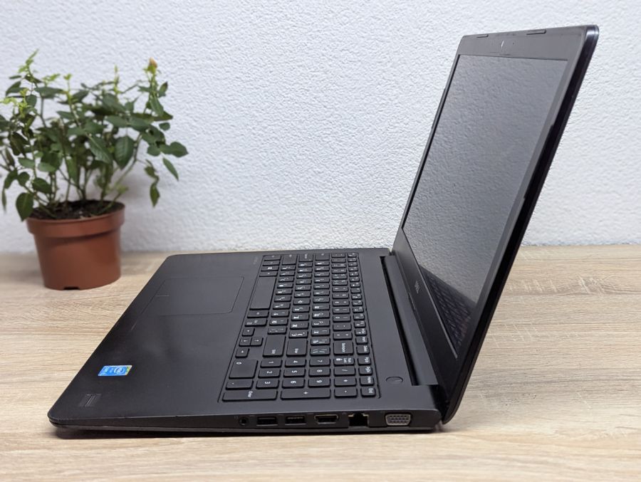 Ноутбук Б/В Dell Latitude 3550, Intel Core i5-5200U, DDR3 8 GB, SSD 128GB, 15.6" HD [ProductHub SKU Dell568]