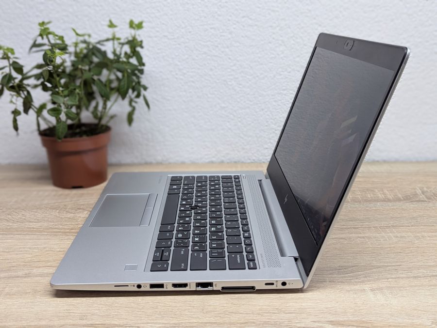 Ноутбук Б/В HP EliteBook 735 G6, AMD Ryzen 3 Pro Mobile 2300U, DDR4 16 GB, SSD 256GB, AMD Radeon Vega, 13" Full HD