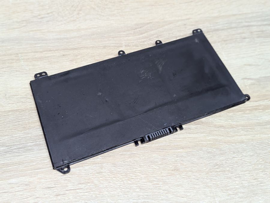 Б/В Оригінальна акумуляторна батарея HP HT03XL