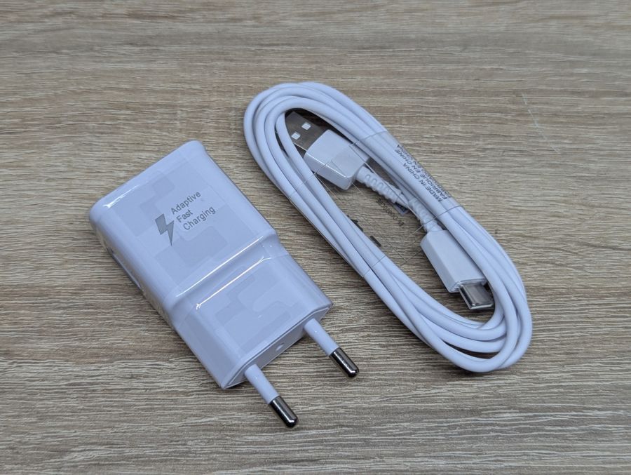 Новий Блок живлення з USB-кабелем EP-TA20EWE [ProductHub SKU 20EWE(13)]