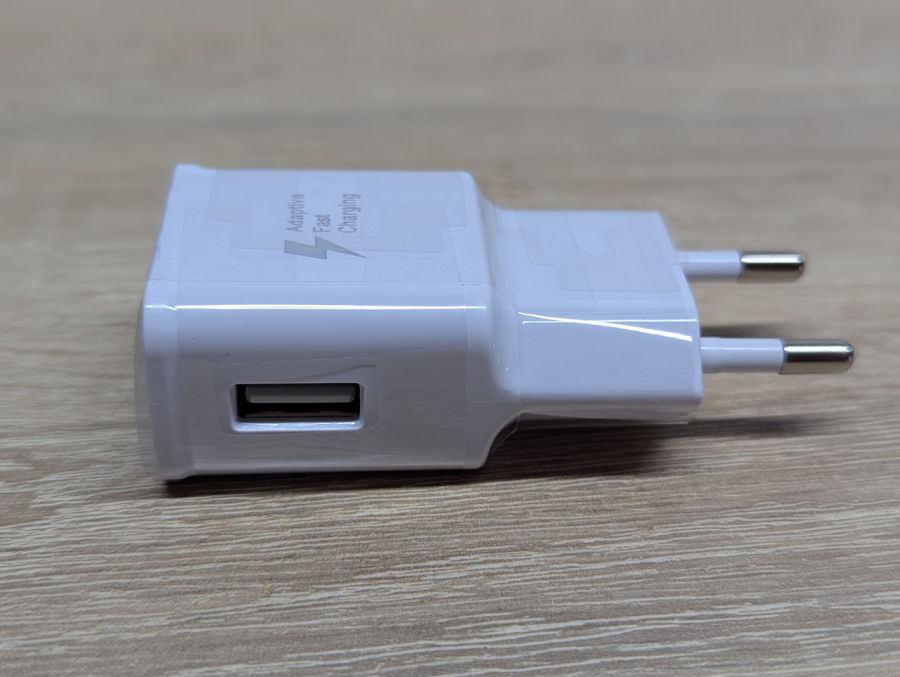 Новий Блок живлення з USB-кабелем EP-TA20EWE [ProductHub SKU 20EWE(13)]