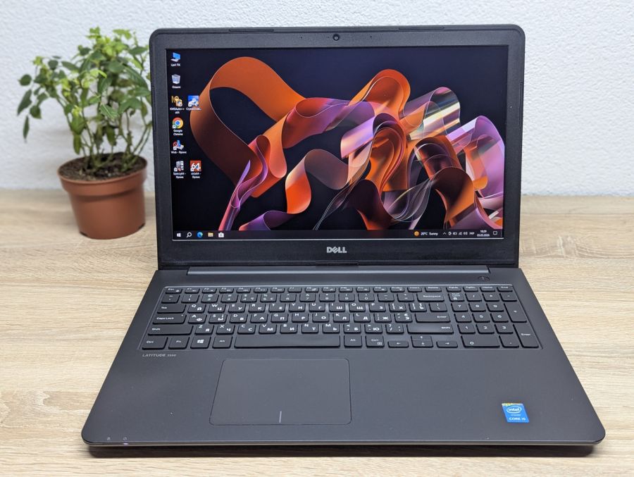 Ноутбук Б/В Dell Latitude 3550, Intel Core i5-5200U, DDR3 8 GB, SSD 128GB, NVIDIA GeForce 830M 2Gb, 15.6"