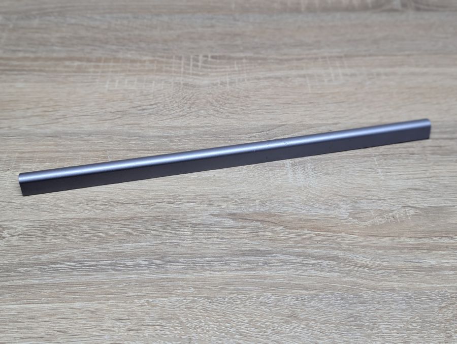 Б/В Заглушка петель для ноутбука HP 250 G7 [ProductHub SKU D70SVT]