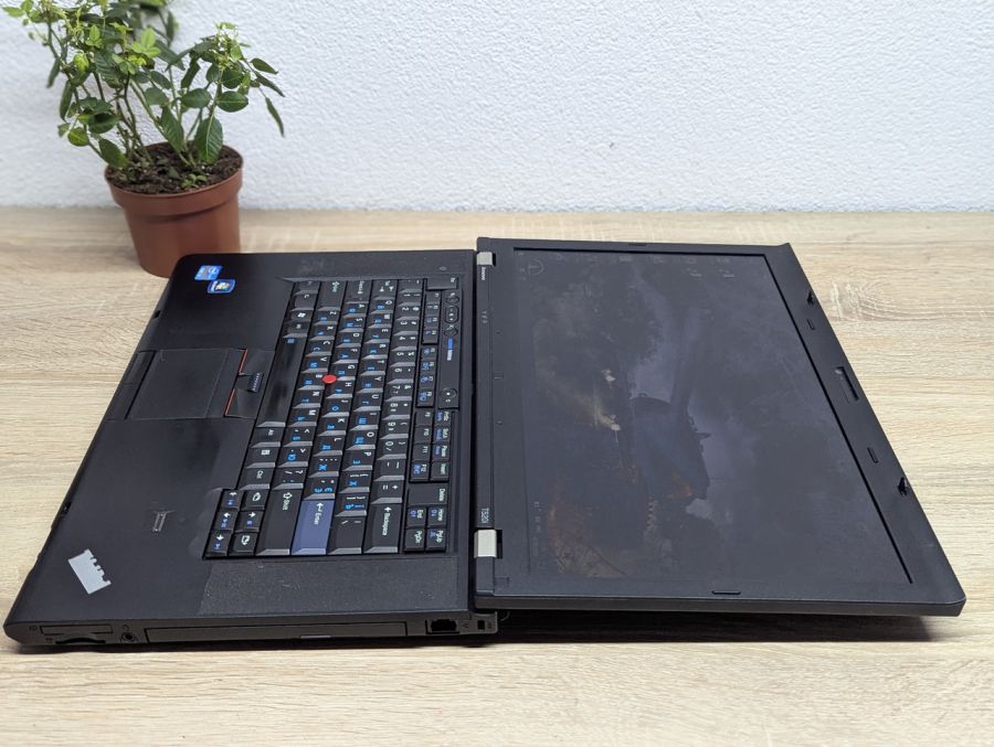 Ноутбук Б/В Lenovo ThinkPad T520I, Intel Core i3-2310M, DDR3, SSD 128GB, 15.6" HD [ProductHub SKU L576]