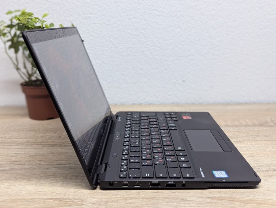 Ноутбук Б/В Fujitsu LifeBook U939X, Intel Core i5-8265U, DDR4 16 GB, SSD 256GB, 13" Full HD Сенсор [ProductHub SKU F255]