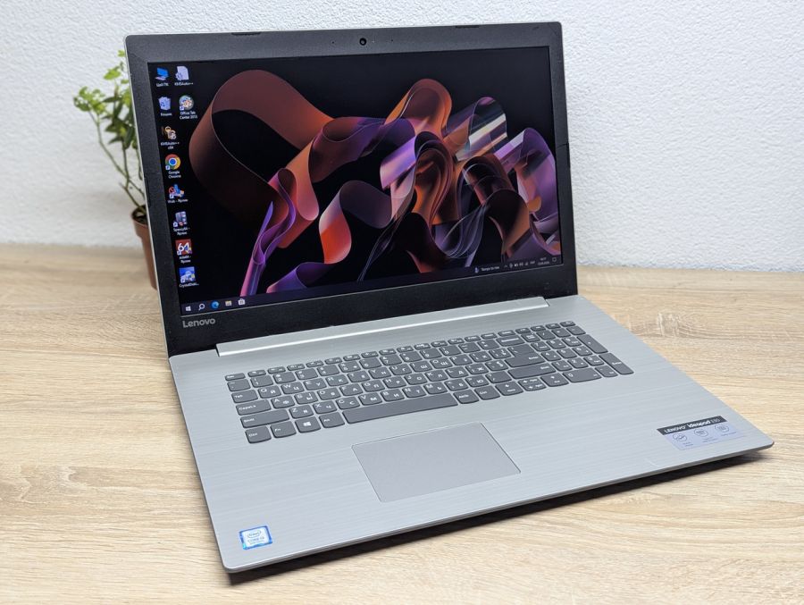 Ноутбук Б/В Lenovo IdeaPad 330-17IKB, Intel Core i3-8130U, DDR4 8 GB, SSD 128GB + 1 TB, 17" UHD [ProductHub SKU L579]