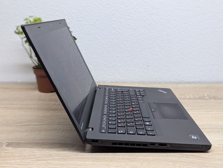 Ноутбук Б/В Lenovo ThinkPad T450, Intel Core i5-5300U, DDR3 8 GB, SSD 128GB, 14" HD [ProductHub SKU L581]