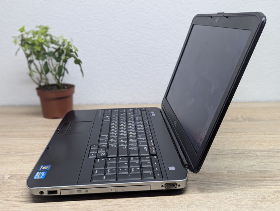 Ноутбук Б/В Dell Latitude E5530, Intel Core i5-3340M, DDR3 8 GB, SSD 128GB, 15.6" HD [ProductHub SKU Dell590]