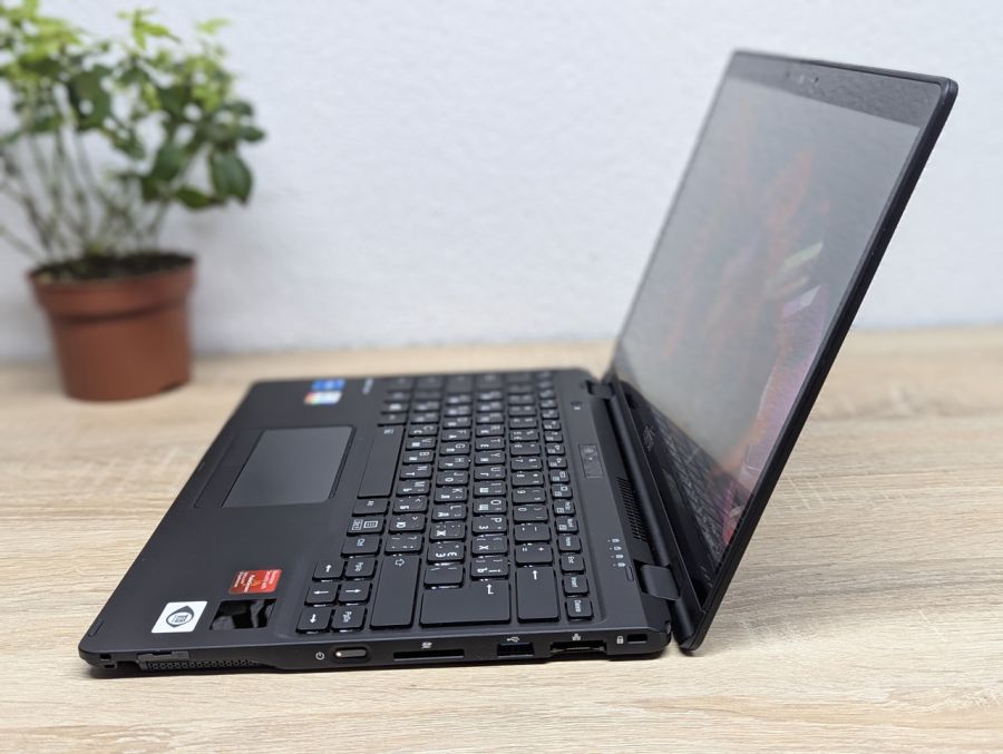 Ноутбук Б/В Fujitsu LifeBook U9311X, Intel Core i5-1135G7U, DDR4 16 GB, SSD 256GB, 13" Full HD Сенсор [ProductHub SKU F257]