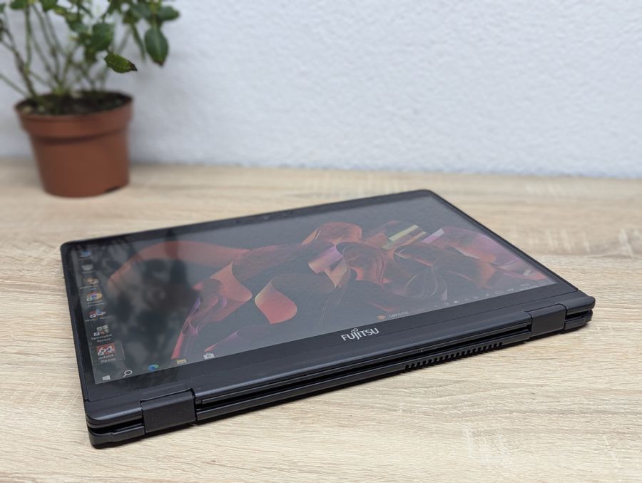 Ноутбук Б/В Fujitsu LifeBook U9311X, Intel Core i5-1135G7U, DDR4 16 GB, SSD 256GB, 13" Full HD Сенсор [ProductHub SKU F257]