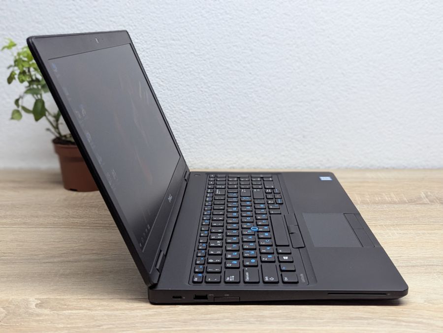 Ноутбук Б/В Dell Latitude 5580, Intel Core i5-6300U, DDR4 8 GB, SSD 128GB, 15.6" Full HD [ProductHub SKU Dell597]