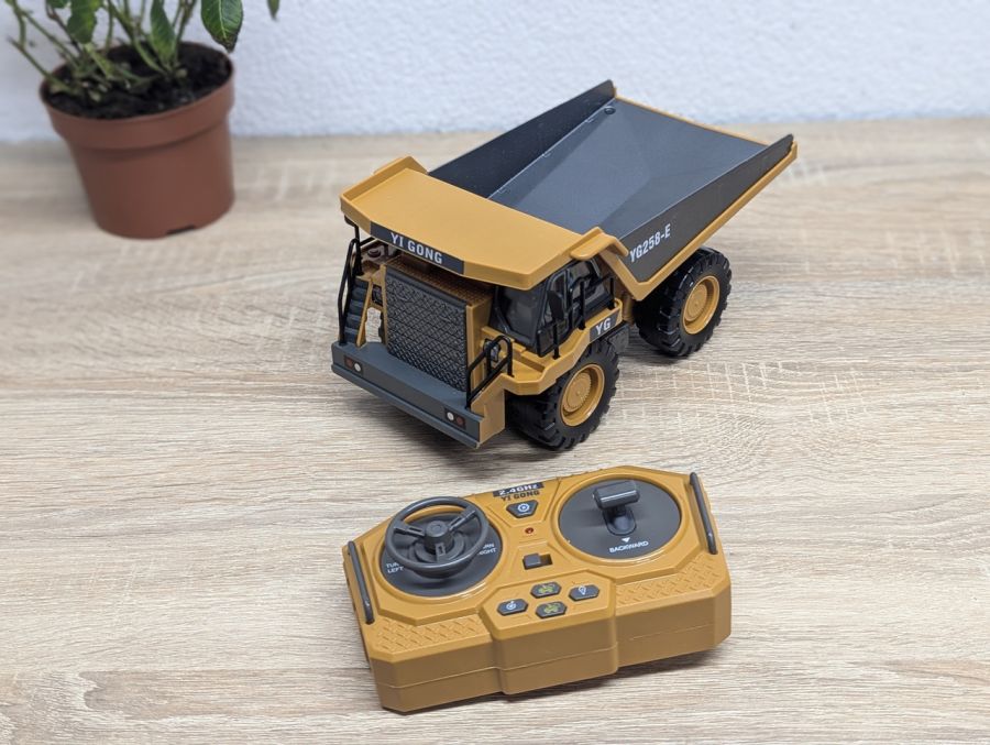 Новий Cамоскид на радіокеруванні YG258-E [ProductHub SKU YG258-E(19)]