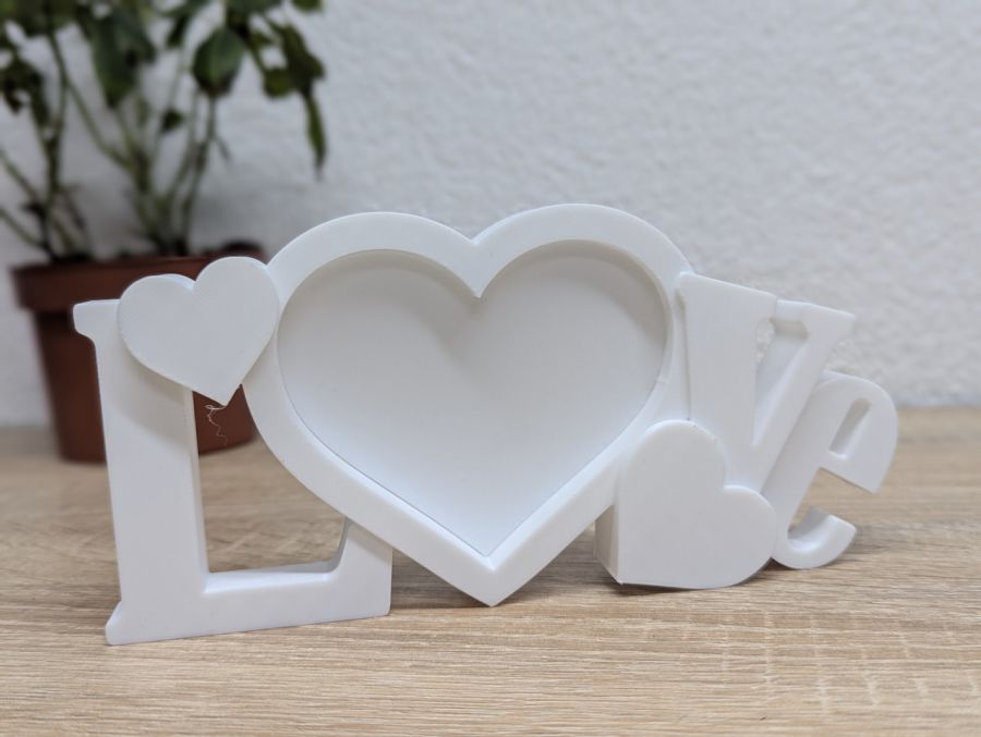 Б/В Настільна фоторамка з написом "Love" [ProductHub SKU Love]