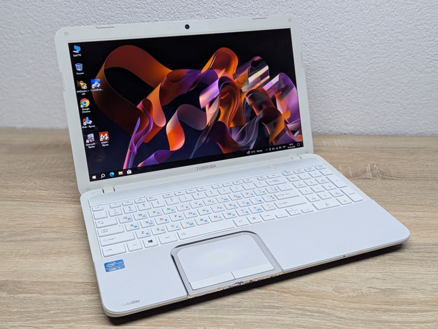 Ноутбук Б/В Toshiba Satellite L850, Intel Core i7-3630QM, DDR3 8 GB, SSD 256GB, AMD Radeon HD 7600M, 15.6" HD [ProductHub SKU T161]