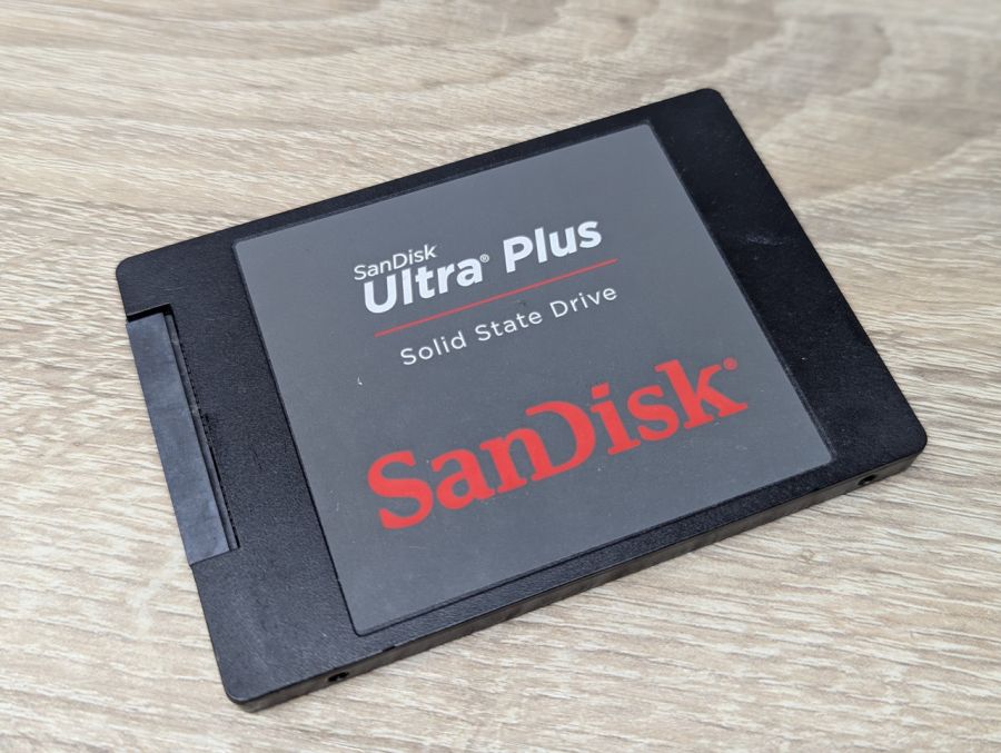 Б/В SSD SanDisk Ultra Plus 256GB 2.5" [ProductHub SKU SDUP256]