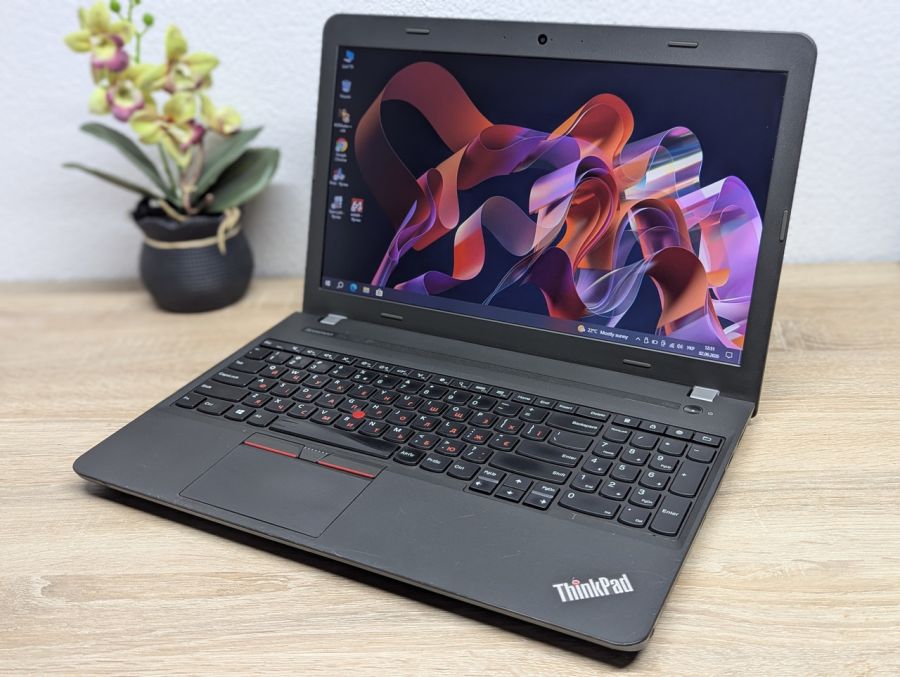 Ноутбук Б/В Lenovo E550, Intel Core i3-5005U, DDR3 8 GB, SSD 128GB, 15.6" HD [ProductHub SKU L595]