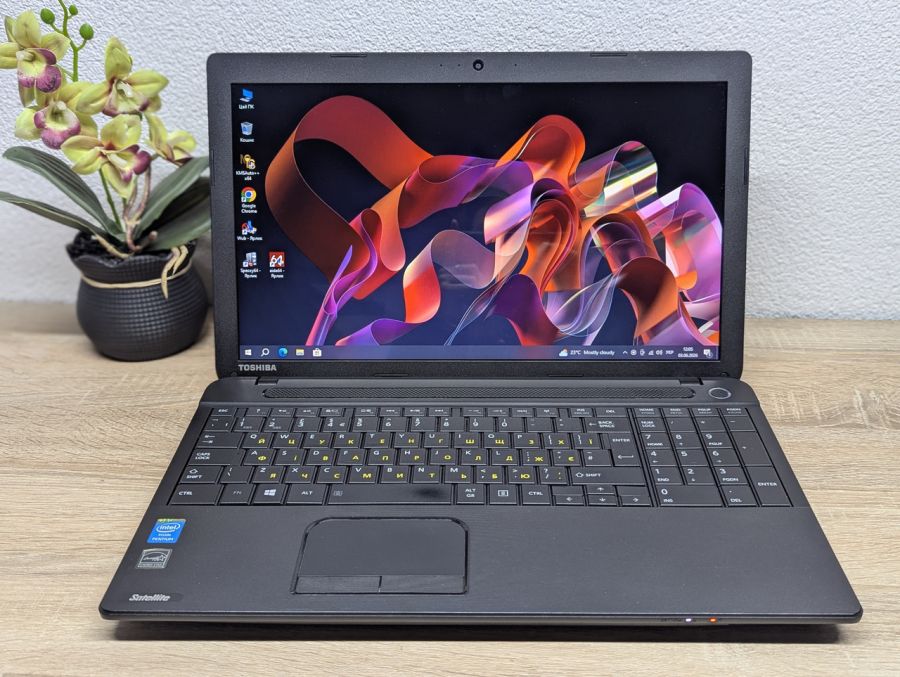 Ноутбук Б/В Toshiba Satellite C50-A-1FU, Intel Pentium 2020M, DDR3 8 GB, SSD 128GB, 15.6" HD [ProductHub SKU T177]