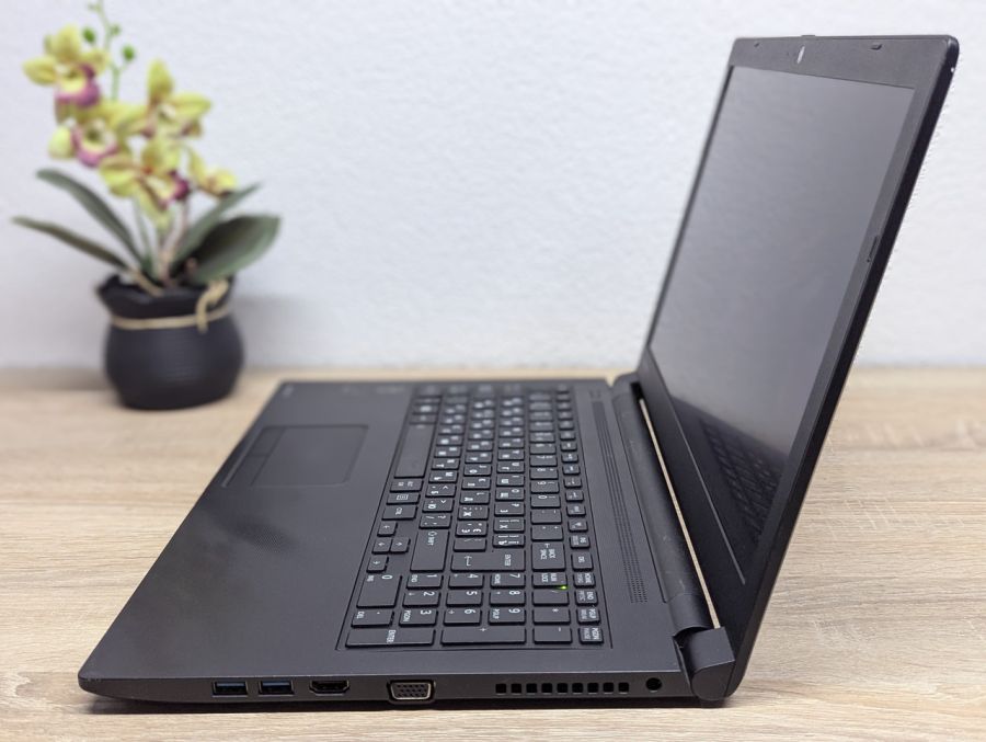 Ноутбук Б/В Toshiba Satellite Pro R50-B, Intel Core i5-4210, DDR3 8 GB, SSD 128GB, 15.6" HD [ProductHub SKU T178]