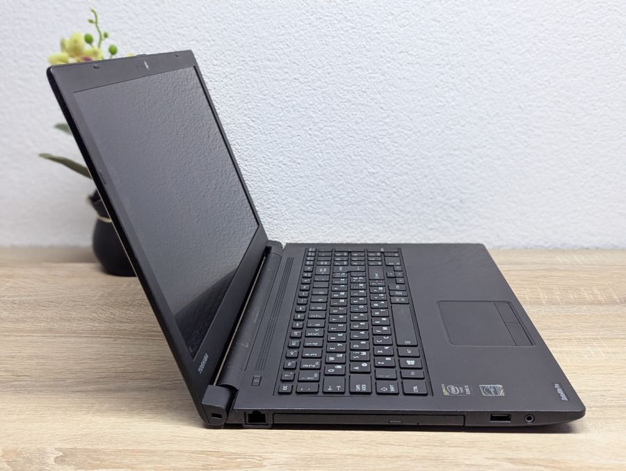 Ноутбук Б/В Toshiba Satellite Pro R50-B, Intel Core i5-4210, DDR3 8 GB, SSD 128GB, 15.6" HD [ProductHub SKU T178]