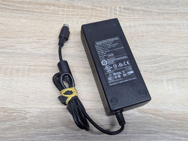 Б/В Блок живлення EDAC Power Electronics EA11013M-195 120 Вт 19.5V 6.15 А 3-pin [ProductHub SKU EA11013M]