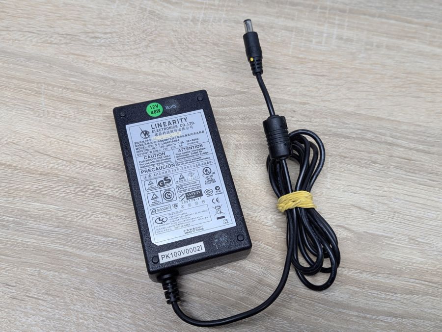 Б/В Адаптер живлення Linearity Electronics LA06015AB4, 48 Вт,12 В, 4 А,5.5x 2.1 мм [ProductHub SKU LA06015AB4]