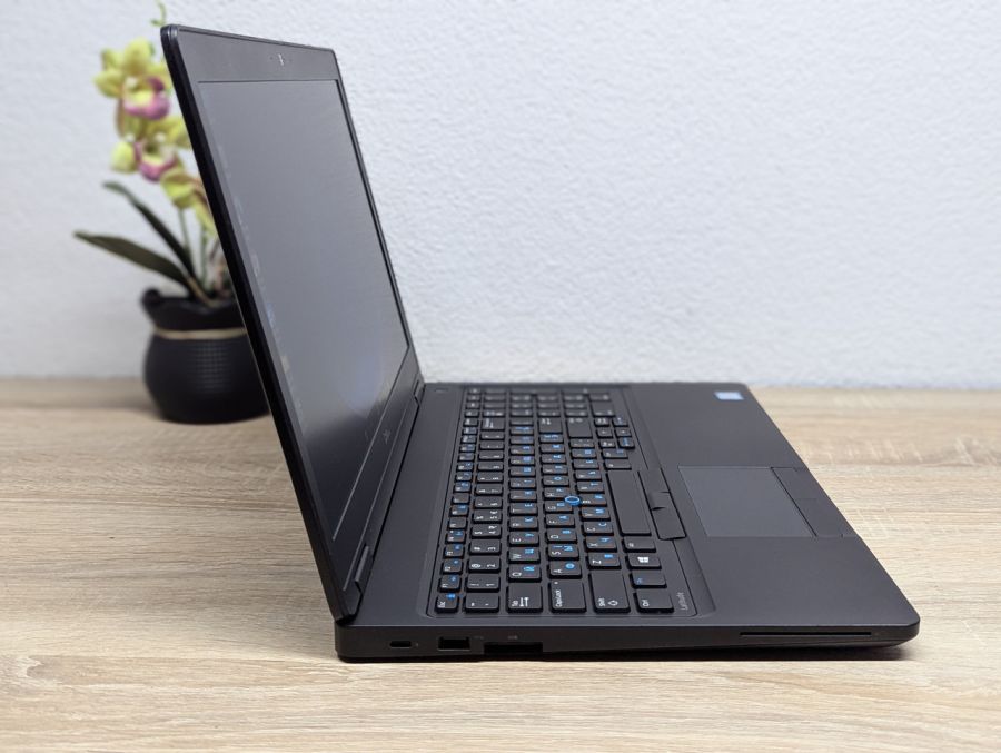 Ноутбук Б/В Dell Latitude 5580, Intel Core i5-6300U, DDR4 8 GB, SSD 256GB, 15.6" Full HD [ProductHub SKU Dell625]