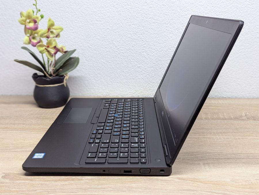 Ноутбук Б/В Dell Latitude 5580, Intel Core i5-6300U, DDR4 8 GB, SSD 256GB, 15.6" Full HD [ProductHub SKU Dell625]