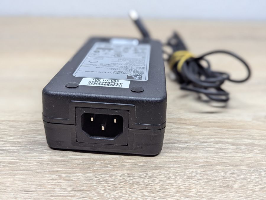 Б/В Блок живлення Zebra FSP100-RDB,100 Вт, 24 В, 4.17 А, 6.3 ммx3.0 мм [ProductHub SKU FSP100]