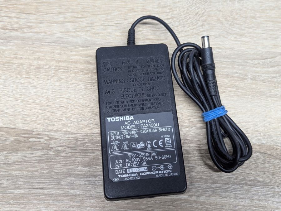 Б/В Блок живлення Toshiba PA2450U,45W, 15V, 3A.А,6.3x3.0 мм [ProductHub SKU PA2450U]