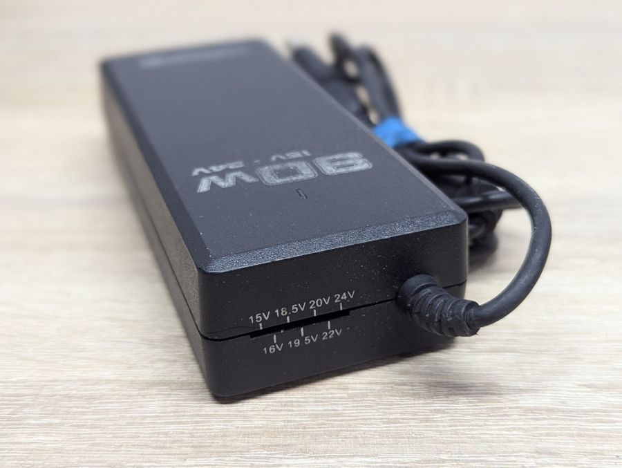 Б/В Універсальний блок живлення Whitenergy 90W, 15V / 16V / 18.5V / 19.5V / 20V / 22V / 24V,5.5x2.1мм [ProductHub SKU 06008]