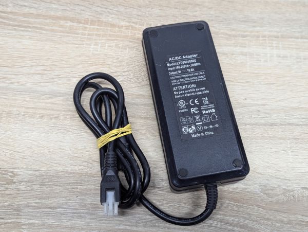 Б/В Блок живлення Guangdong LYD0901000U,90 Вт,9В,10.0А,4-pin DC plug [ProductHub SKU LYD0901000U]