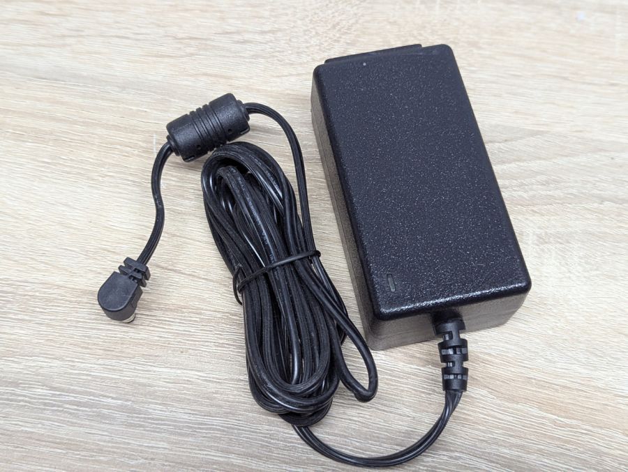 Б/В Блок живлення Jentec SA06-15505R-V,15 Вт,5 В,3.0 А,5.5x2.1мм [ProductHub SKU SA06-15505R]