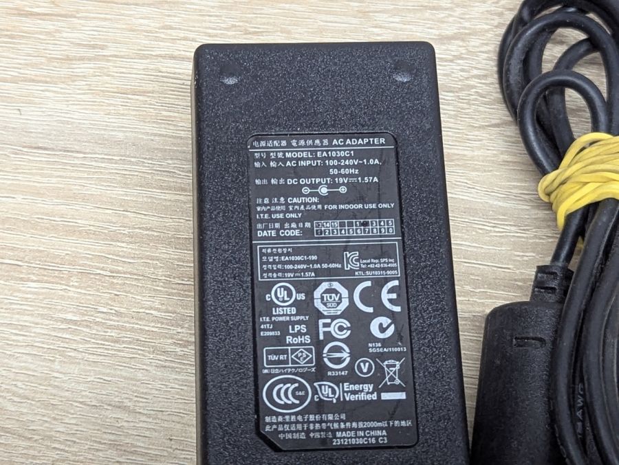 Б/В Блок живлення EA1030C1,30 Вт,19 В,1.57 А,5.5x2.5мм [ProductHub SKU EA1030C1]