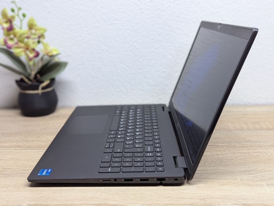 Ноутбук Б/В Dell Latitude 3520, Intel Core i5-1135G7, DDR4 16 GB, SSD 256GB, 15.6" Full HD [ProductHub SKU Dell634]