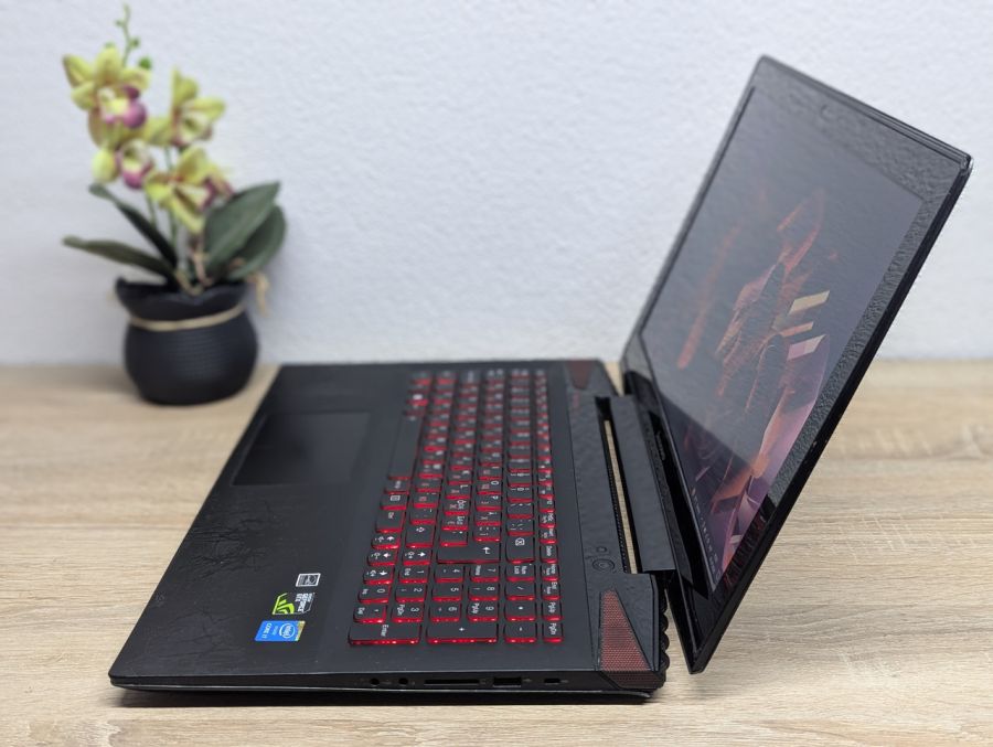 Уцінка! Ноутбук Б/В Lenovo IdeaPad Y50-70, Intel Core i7-4720HQ, DDR3 16 GB, SSD 256GB, NVIDIA GeForce GTX 960M 2Gb, 15.6" Full HD [ProductHub SKU L497]