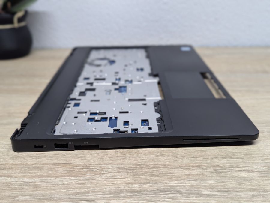Б/В Топкейс+материнська плата i5-8Gen для ноутбука Dell Latitude 5590 [ProductHub SKU Dell652]