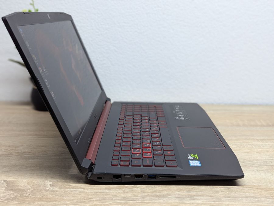 Ноутбук Б/В Acer Nitro AN515-51, Intel Core i7-7700HQ, DDR4 16 GB, SSD 256GB + SSD 500GB, NVIDIA GeForce GTX 1050 2Gb, 15.6" Full HD [ProductHub SKU Acer193]